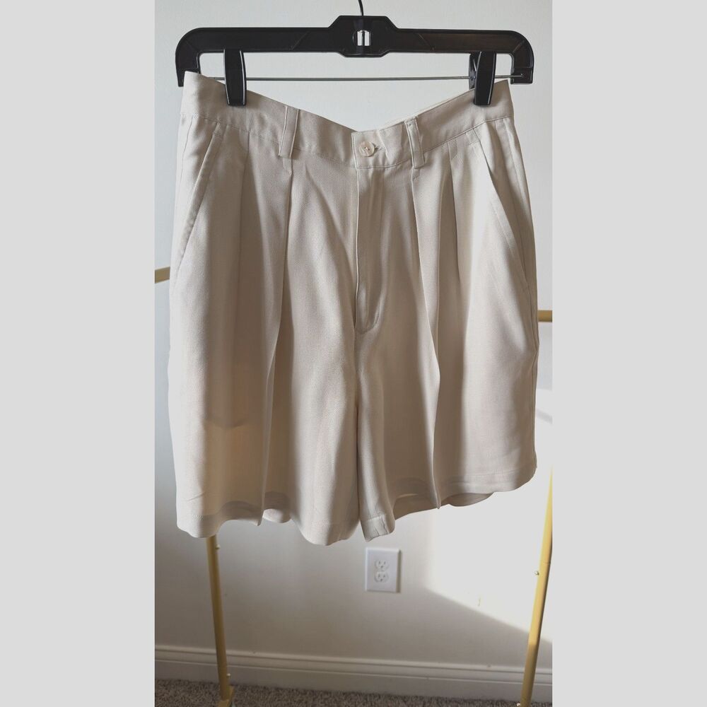 Vintage 90s Tommy Bahama 100% Silk Pleated Shorts Ecru